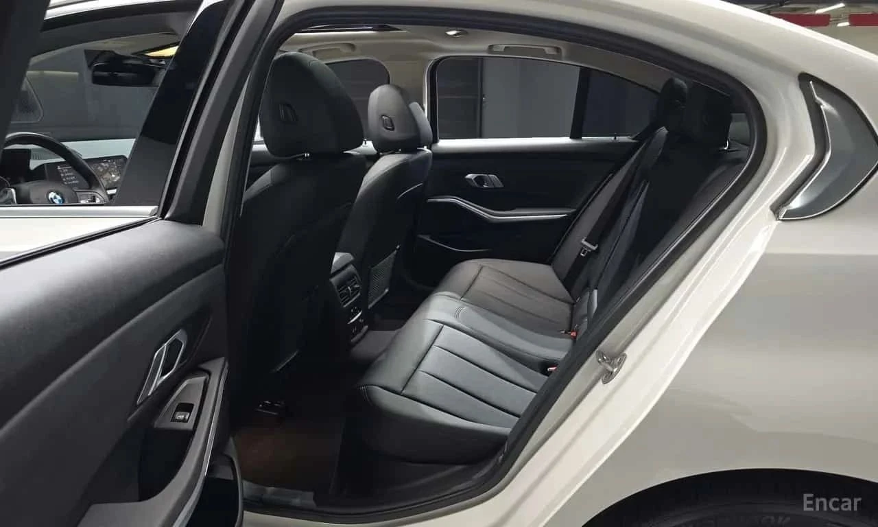 BMW 320, снимка 12 - Автомобили и джипове - 56687784