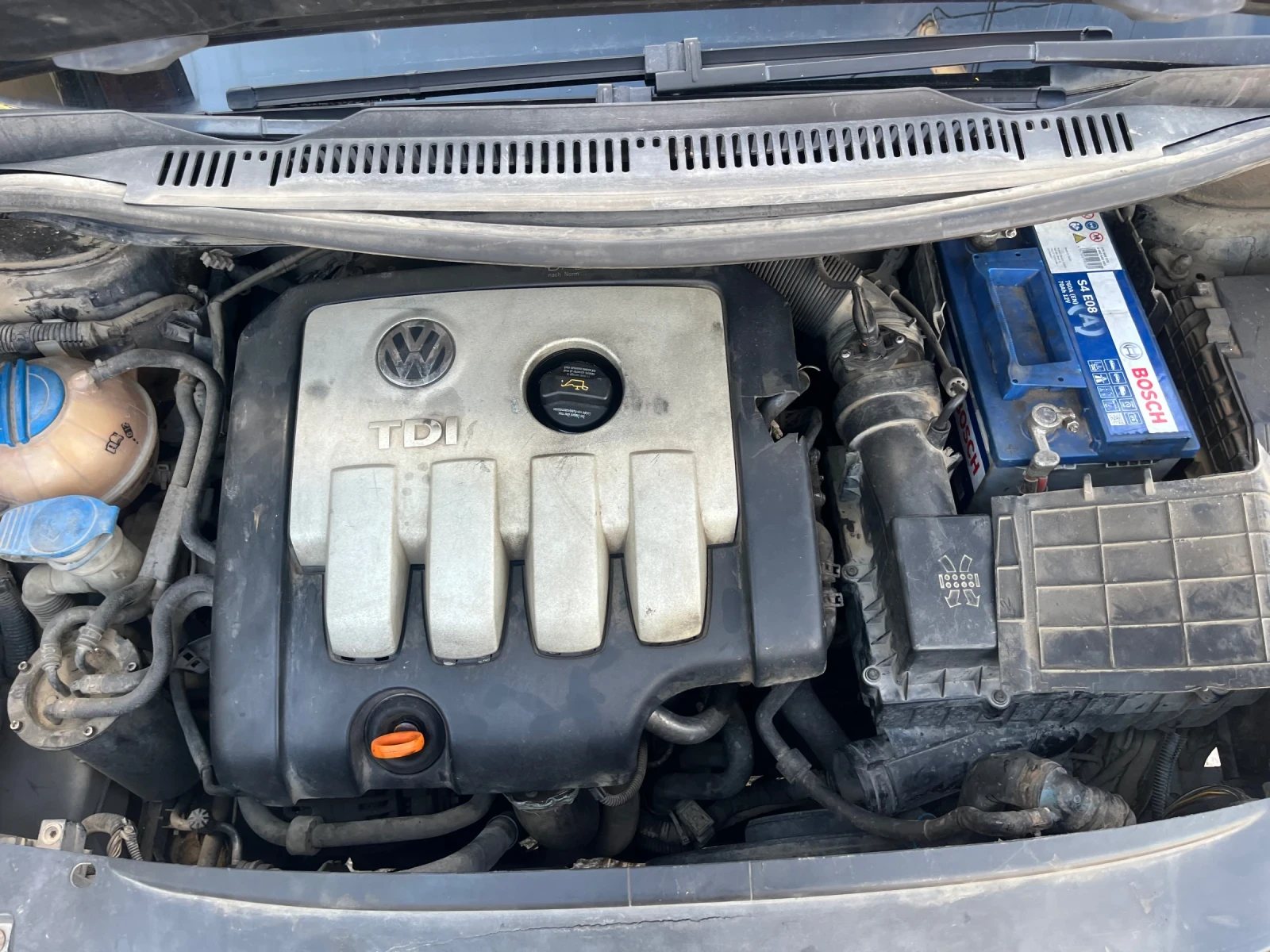 VW Touran 2.0 tdi bkd, снимка 9 - Автомобили и джипове - 56735609