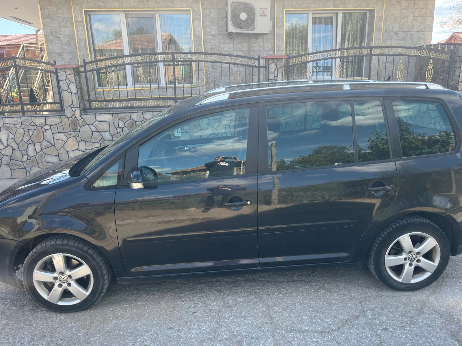 VW Touran 2.0 tdi bkd, снимка 2 - Автомобили и джипове - 56735609