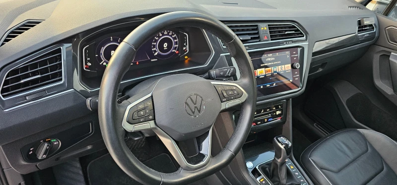 VW Tiguan PHEV , снимка 15 - Автомобили и джипове - 52580111