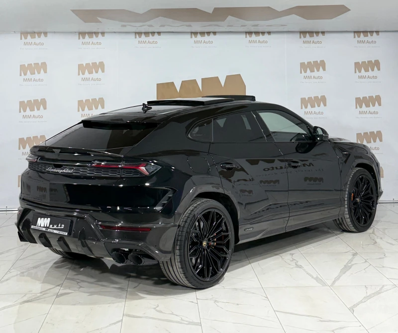Lamborghini Urus SE* Nero* Carbon* Pano* B&O, снимка 3 - Автомобили и джипове - 53533059