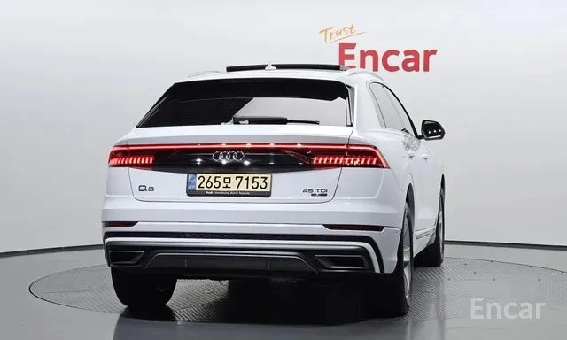 Audi Q8 45 TDI Quattro Premium| 360  Камера| HUD| Soft clo, снимка 4 - Автомобили и джипове - 55623969