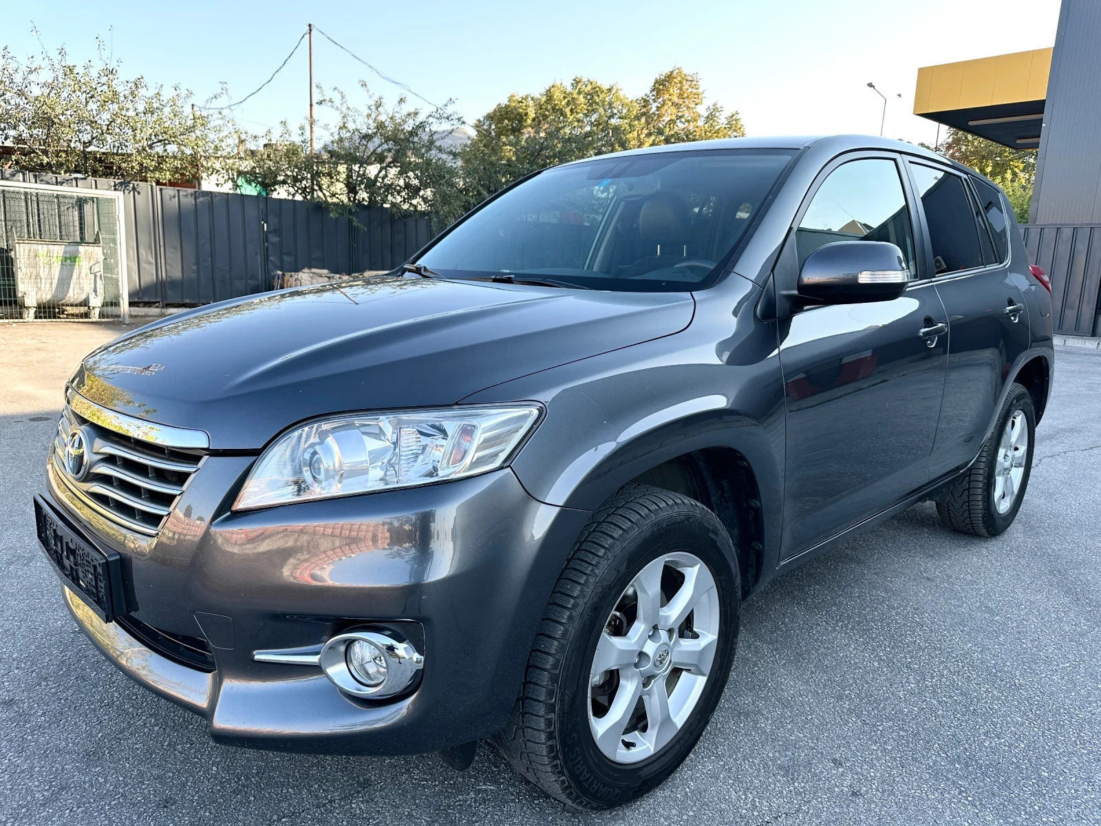 Toyota Rav4 2.2 D-4D 150кс 4Х4 / EXECUTIVE / KOJA / PARKTRONIC - изображение 3