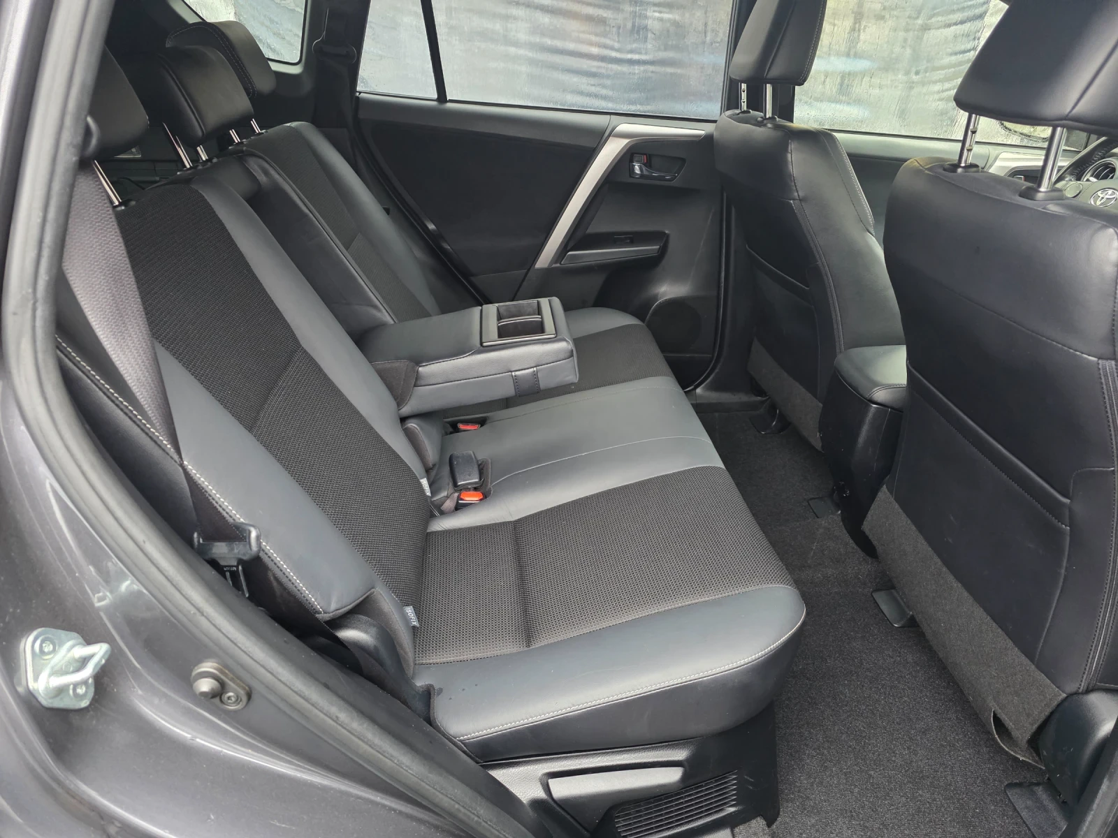 Toyota Rav4 RAV4 2.5 Hybrid edition 4X4  | Mobile.bg   11