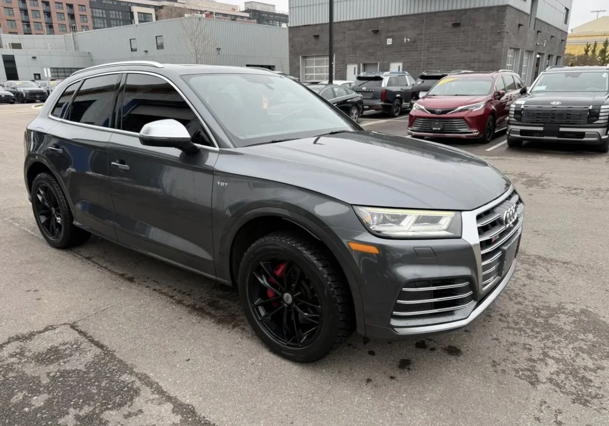 Audi SQ5 3.0T TECHNIK * RED INTERIOR * CARPLAY * LED * , снимка 3 - Автомобили и джипове - 54886270