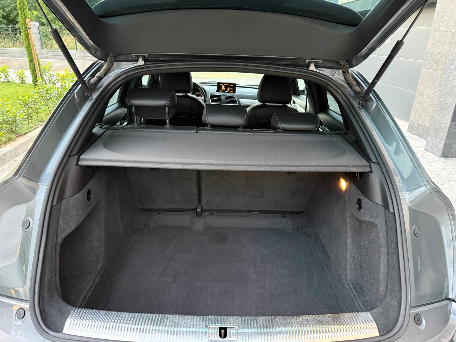 Audi Q3 2.0TDI Sline Quattro- Лизинг, снимка 11 - Автомобили и джипове - 55450806