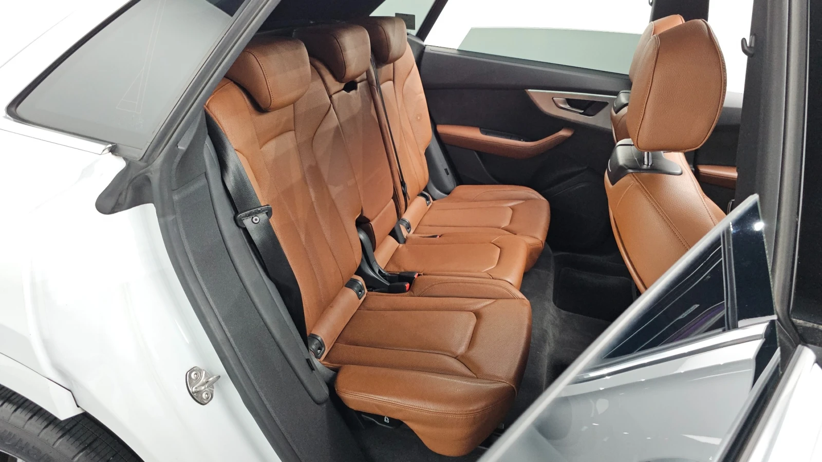 Audi Q8 45 TDI Quattro Premium| 360  Камера| HUD| Soft clo, снимка 10 - Автомобили и джипове - 55623969