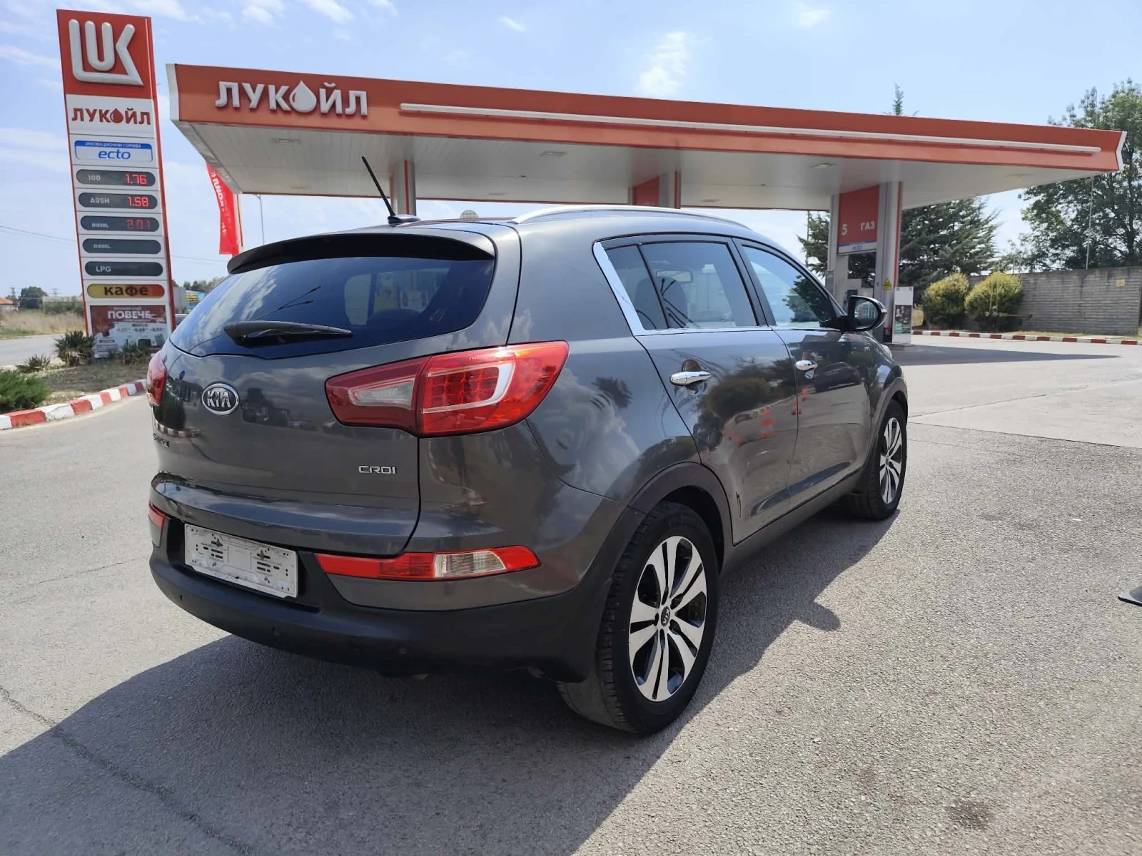 Kia Sportage 2.0CRDI АВТОМАТИК 4X4, снимка 8 - Автомобили и джипове - 55833853