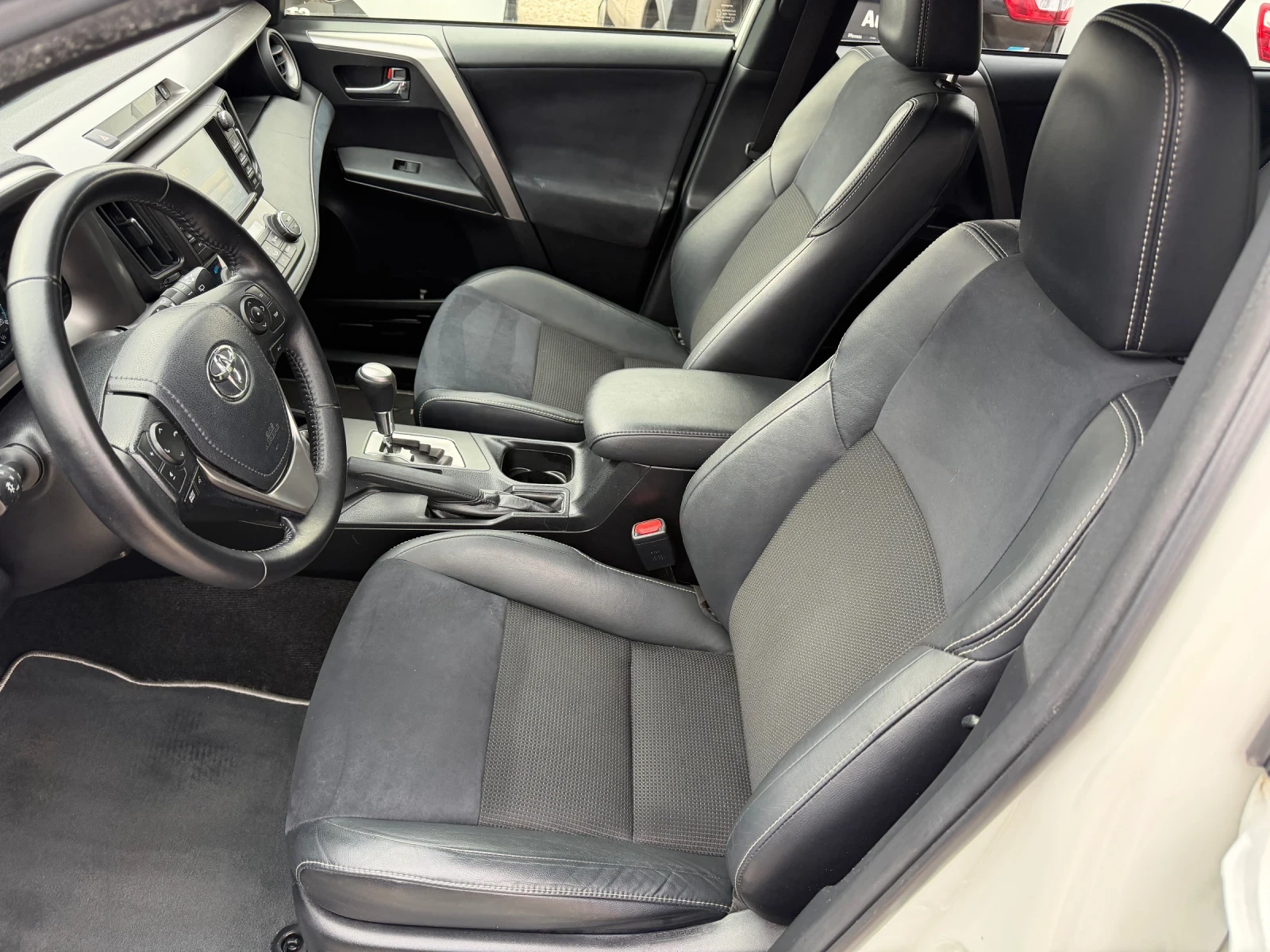Toyota Rav4 2.5h 197�.� Luxury 107000��. | Mobile.bg � ����������� 8