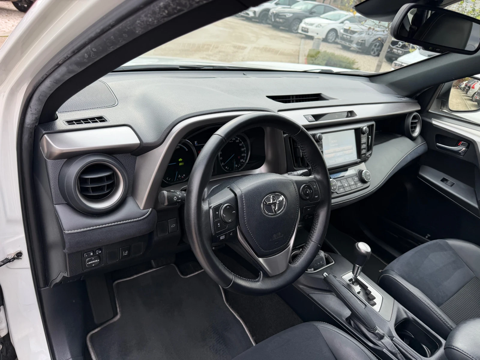 Toyota Rav4 2.5h 197�.� Luxury 107000��. | Mobile.bg � ����������� 7