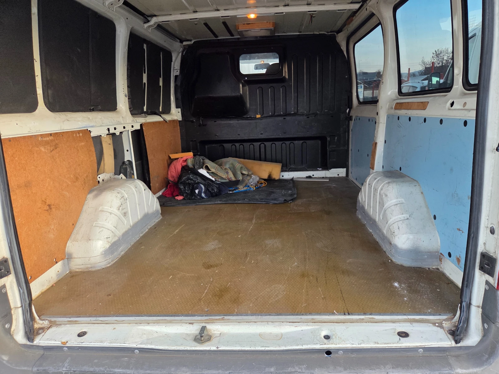 Ford Transit 2.0TD - изображение 6