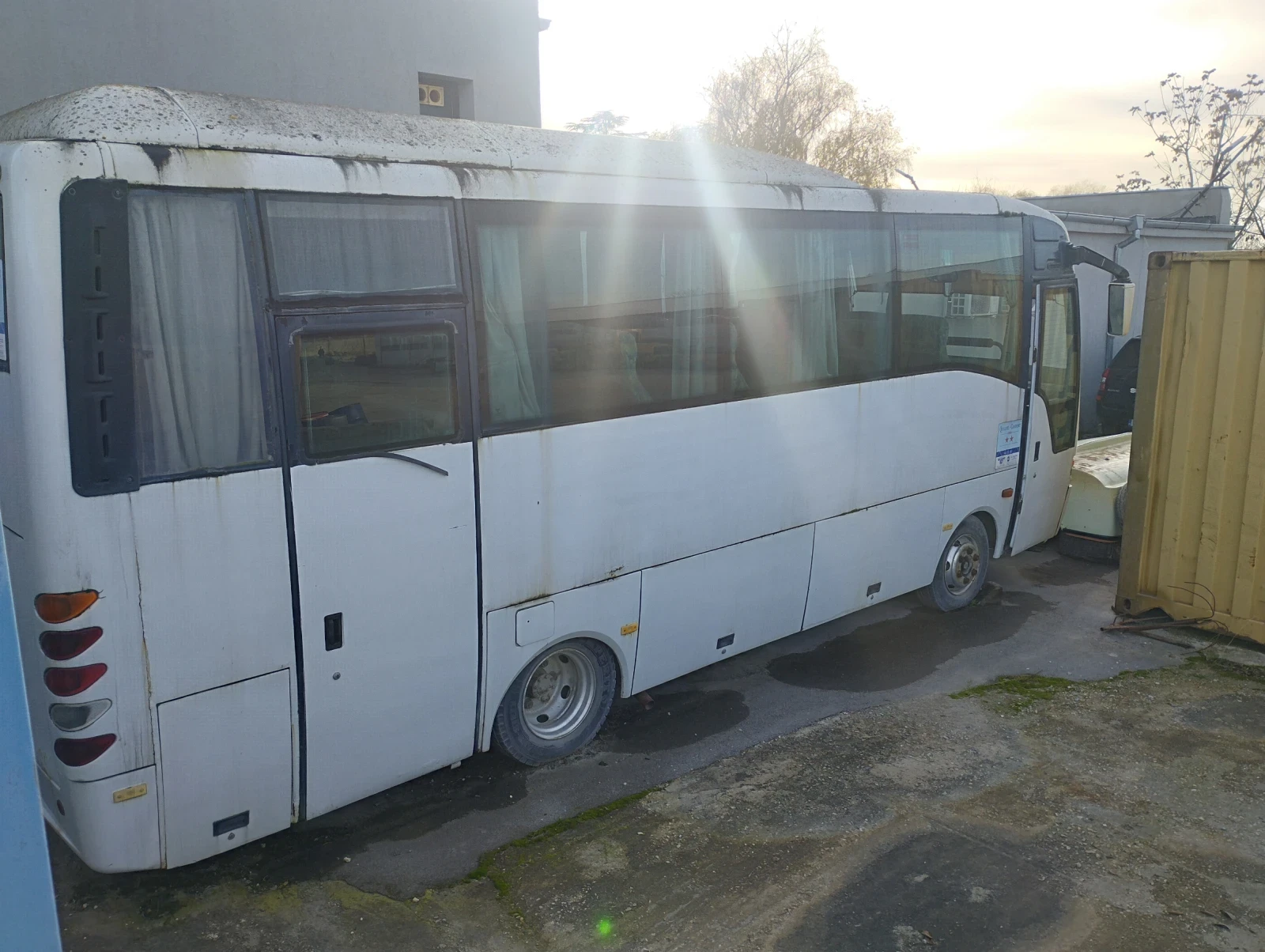 Isuzu Q-BUS 31 TORQUIOSE 31 - изображение 2