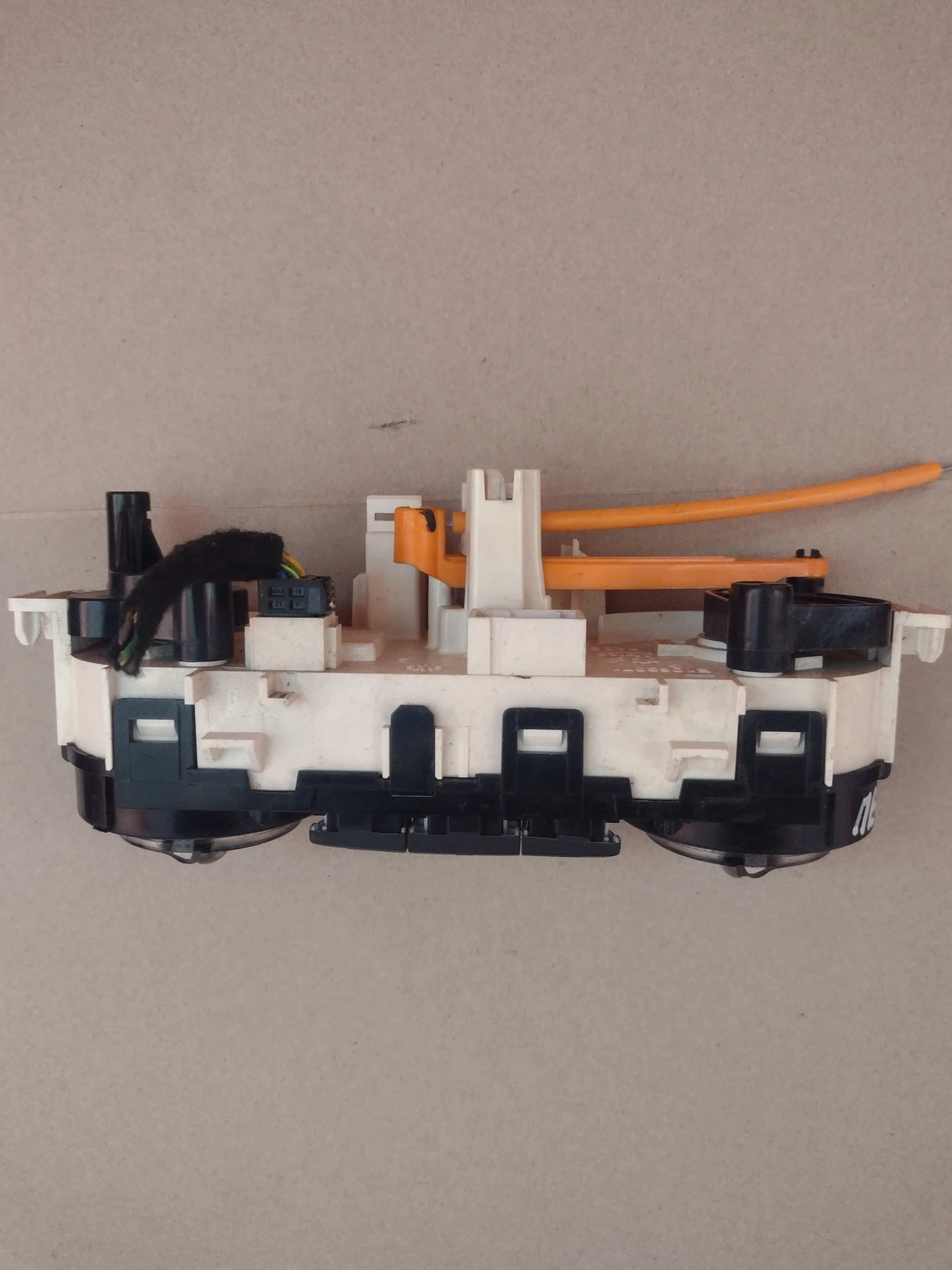 E1063071   PEUGEOT 208  | Mobile.bg   2