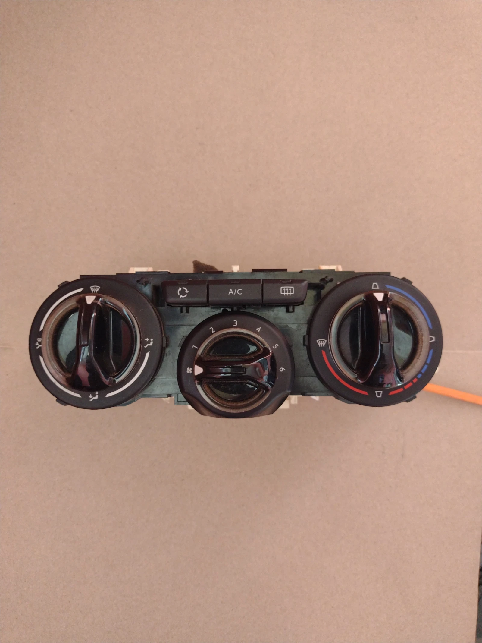 E1063071   PEUGEOT 208  | Mobile.bg   5