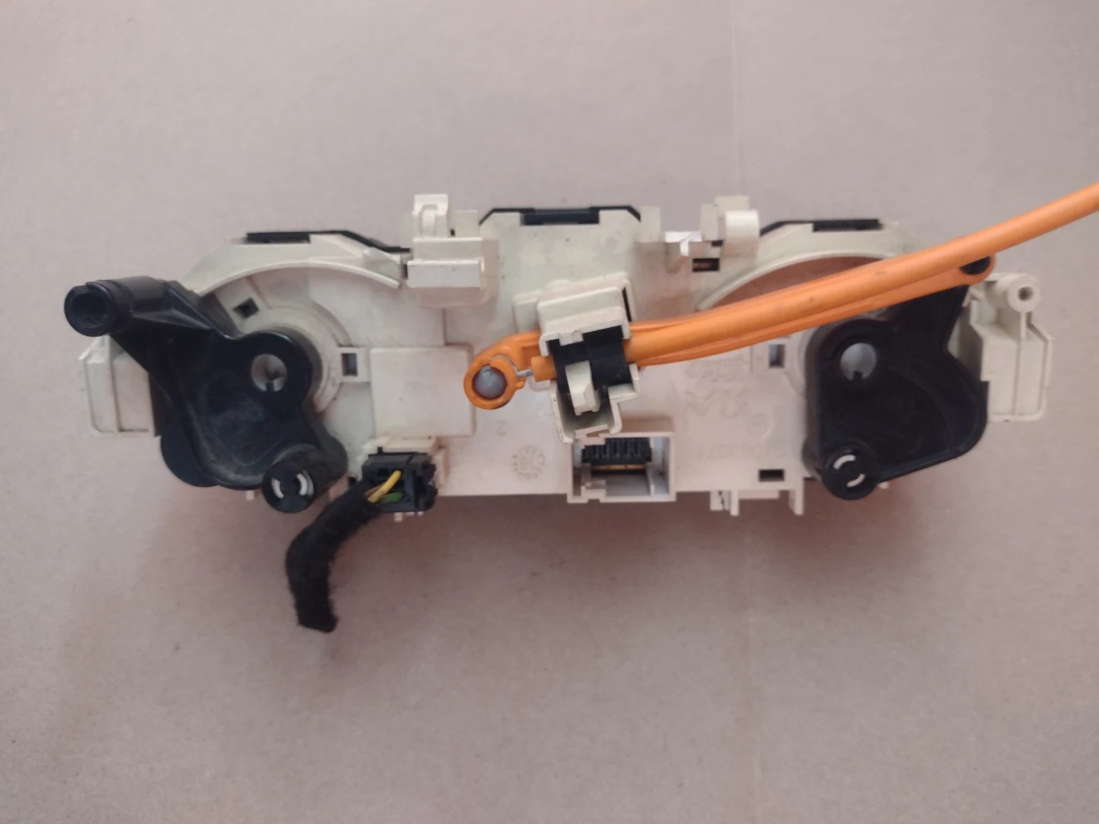 E1063071   PEUGEOT 208  | Mobile.bg   4