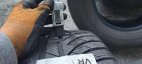 Гуми Зимни 235/55R17, снимка 3