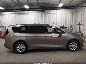 Chrysler Pacifica 3.6l Touring L, снимка 13
