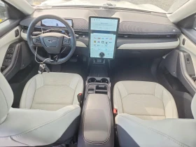 Ford Mustang Mach-E Premium, снимка 8