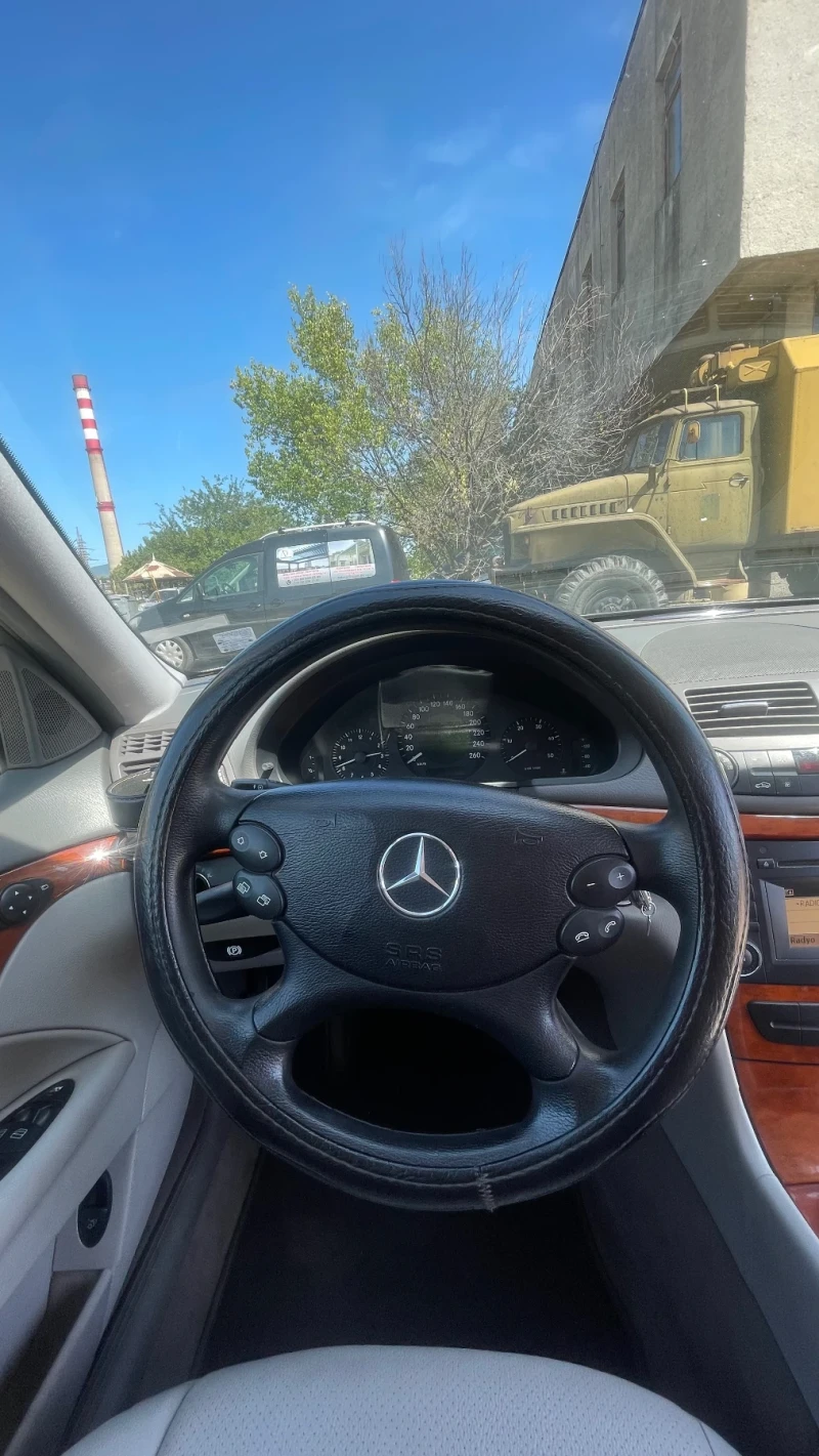 Mercedes-Benz E 220 CDI-FaceLift, снимка 9 - Автомобили и джипове - 47951582