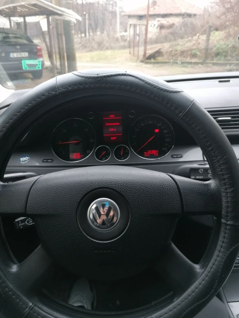 VW Passat, снимка 5 - Автомобили и джипове - 47573088