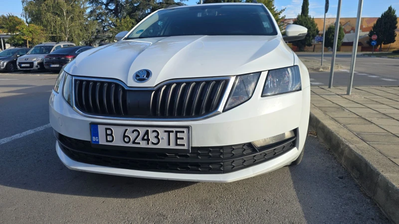 Skoda Octavia 1.6 tdi, снимка 5 - Автомобили и джипове - 47636509