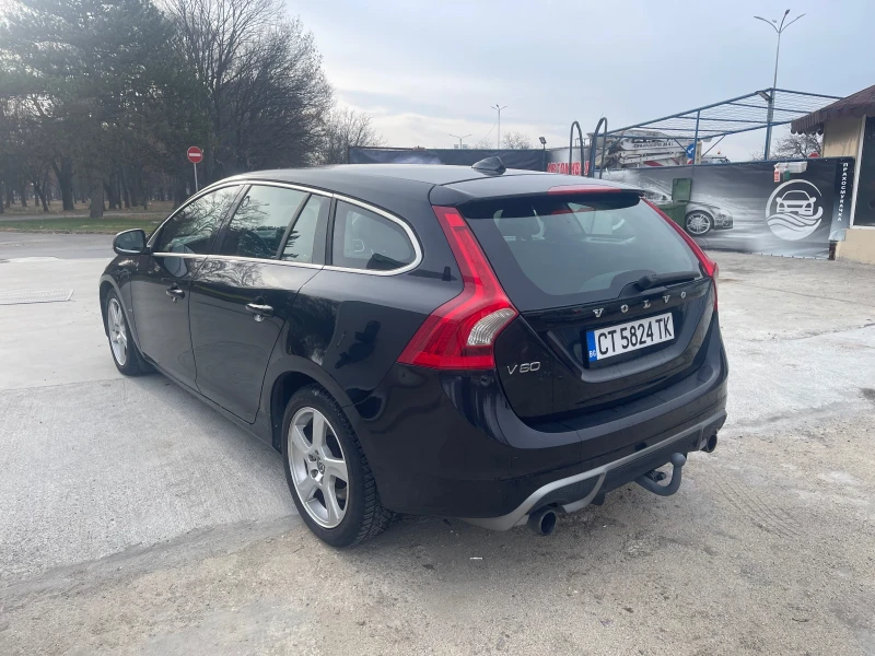 Volvo V60 R-design 180к.с. турбо, снимка 5 - Автомобили и джипове - 48264314