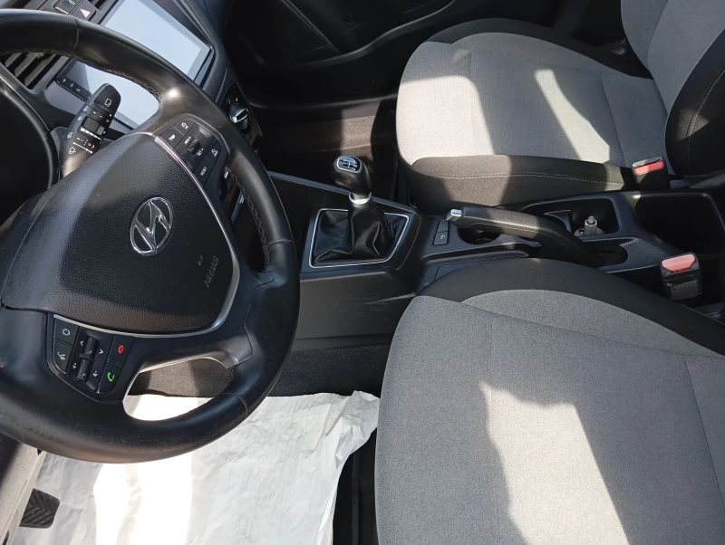 Hyundai I20 1.25 бензин АГУ, снимка 6 - Автомобили и джипове - 49313218