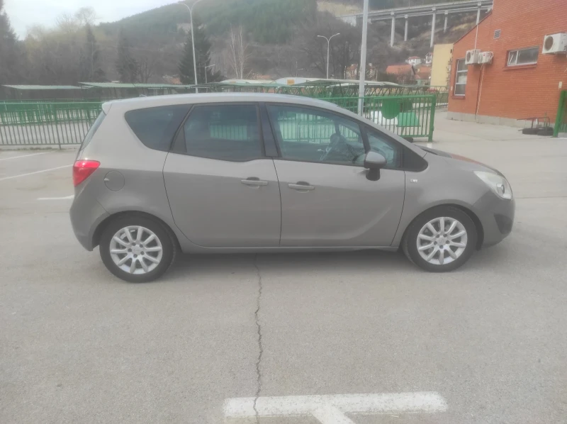 Opel Meriva, снимка 2 - Автомобили и джипове - 49466906