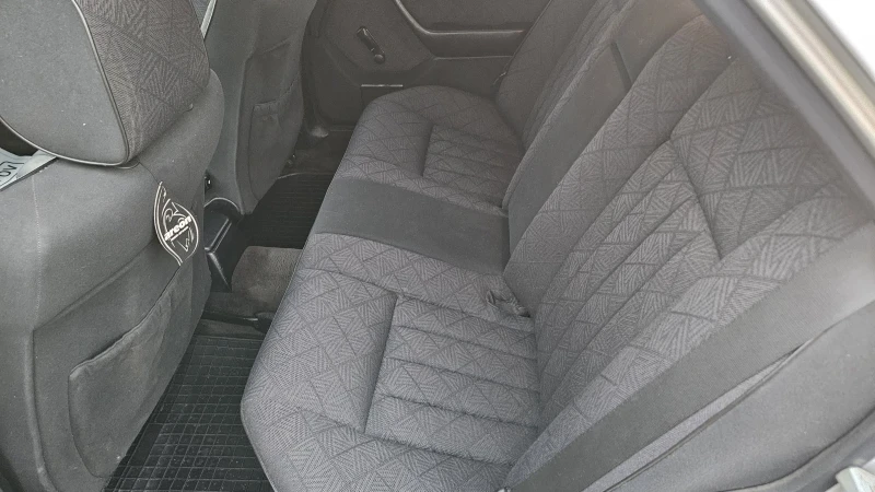 Mercedes-Benz 124 E 250..d, снимка 10 - Автомобили и джипове - 51916146