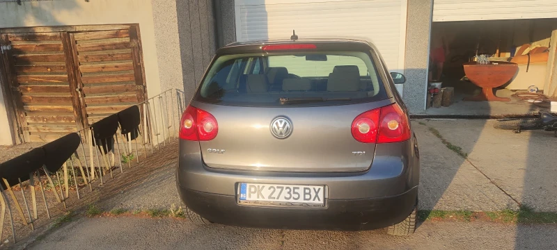 VW Golf 1.9 TDI, снимка 4 - Автомобили и джипове - 52635036