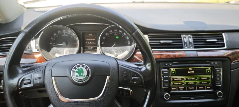Skoda Superb 2.0 TDI, снимка 13 - Автомобили и джипове - 52735502