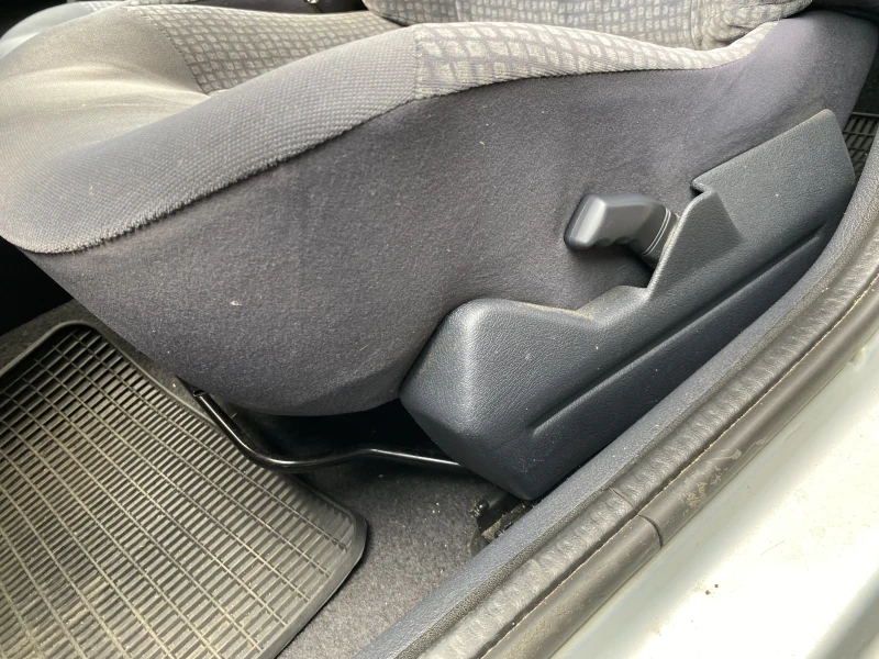 Renault Megane 1, 6, снимка 9 - Автомобили и джипове - 52273184