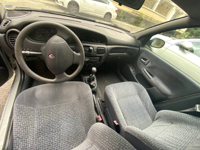 Renault Megane 1, 6, снимка 6 - Автомобили и джипове - 52273184
