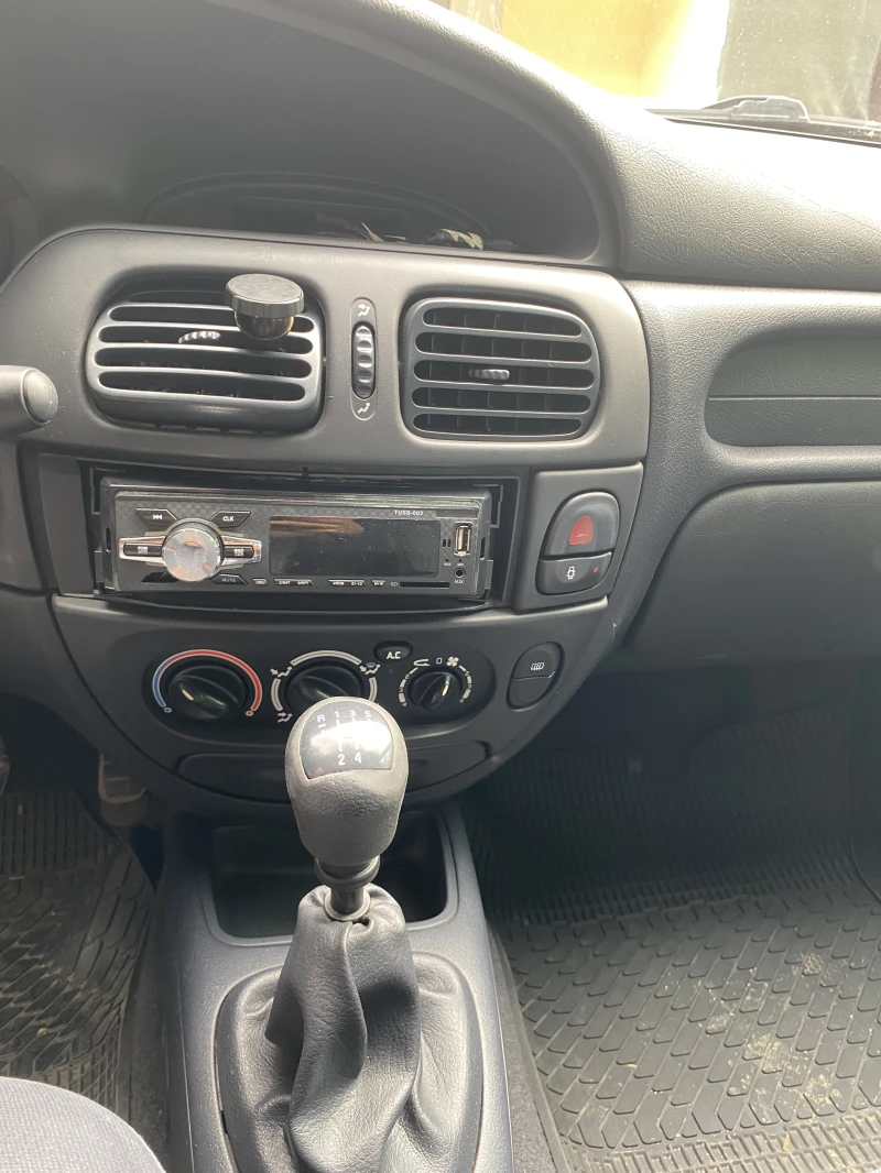 Renault Megane 1, 6, снимка 5 - Автомобили и джипове - 52273184