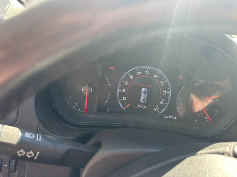 Opel Insignia, снимка 6 - Автомобили и джипове - 52043418