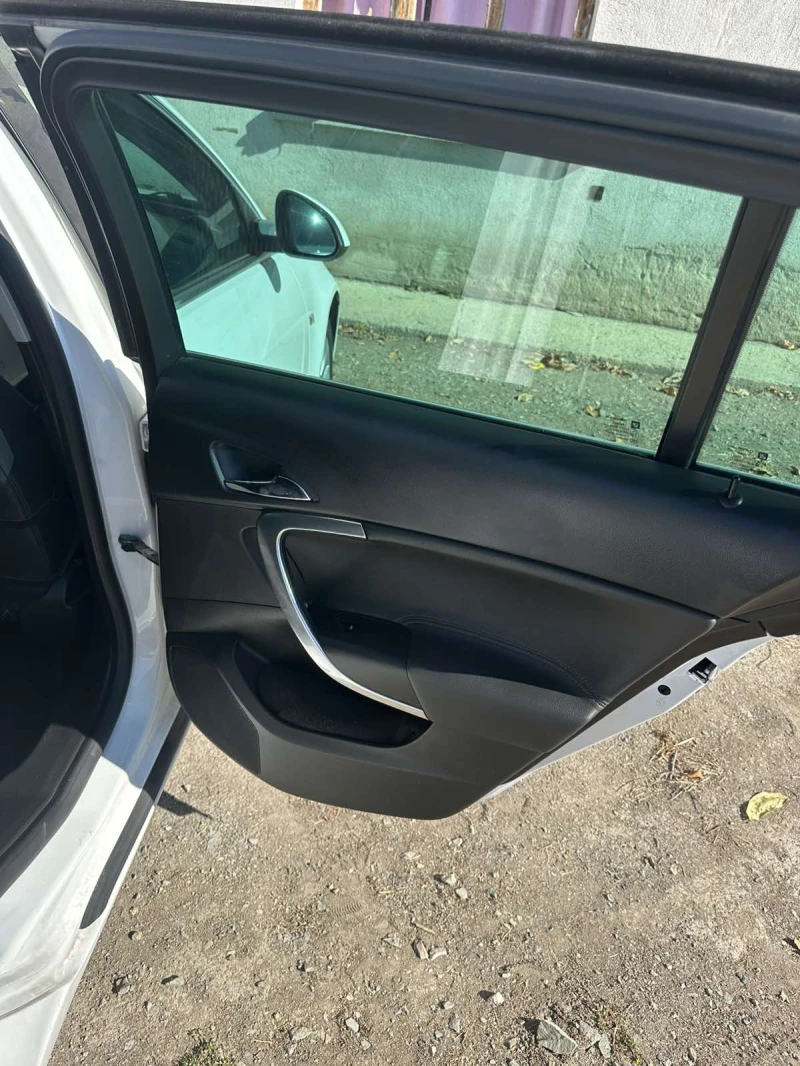 Opel Insignia, снимка 9 - Автомобили и джипове - 52043418