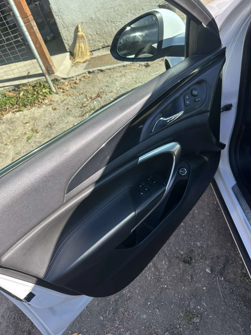 Opel Insignia, снимка 11 - Автомобили и джипове - 52043418
