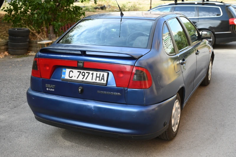 Seat Cordoba, снимка 6 - Автомобили и джипове - 52277265