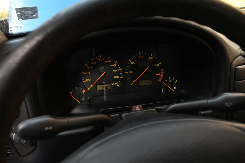 Seat Cordoba, снимка 11 - Автомобили и джипове - 52277265