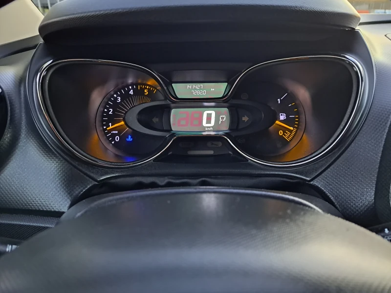 Renault Captur 1.5DCI AUTOMATIK - R LINK - KEY LESS START STOP, снимка 16 - Автомобили и джипове - 52266320