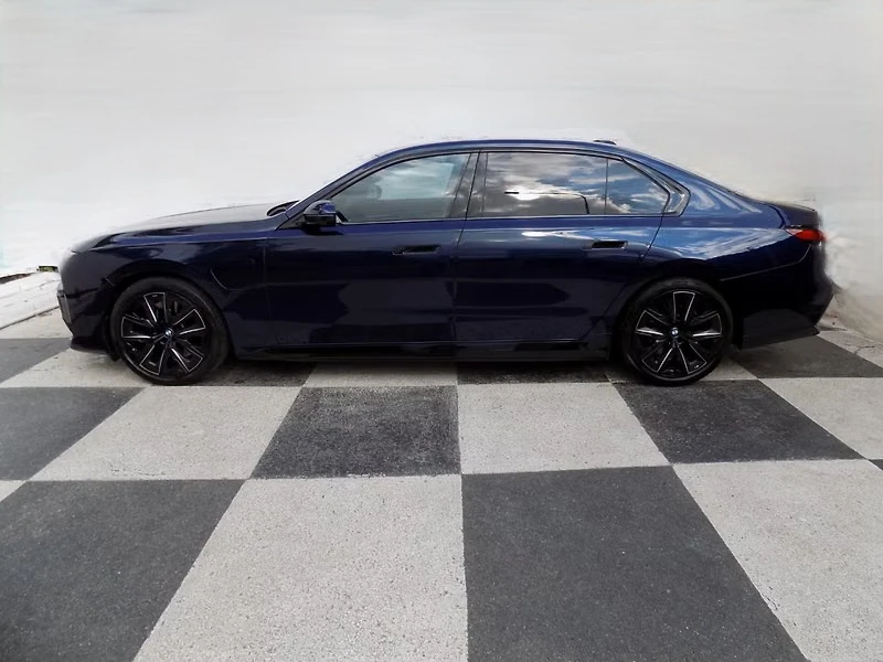 BMW 750 e xDrive M-Sport Pro, снимка 2 - Автомобили и джипове - 54869926