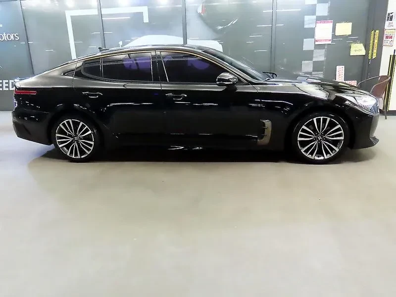 Kia Stinger 2.0 Turbo Awd Platinum, снимка 3 - Автомобили и джипове - 56726176