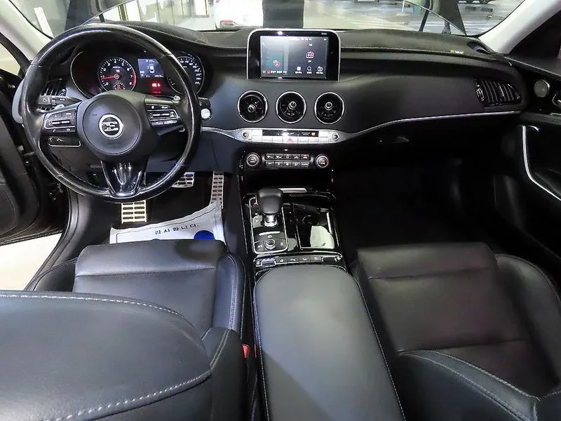 Kia Stinger 2.0 Turbo Awd Platinum, снимка 10 - Автомобили и джипове - 56726176