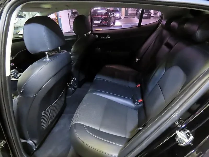 Kia Stinger 2.0 Turbo Awd Platinum, снимка 7 - Автомобили и джипове - 56726176