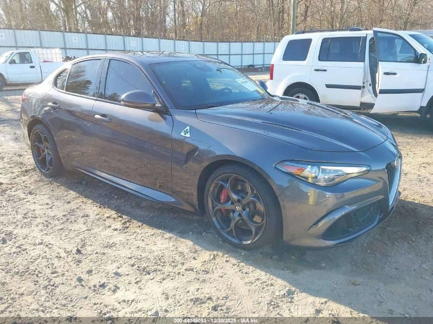Alfa Romeo Giulia 2017 ALFA ROMEO GIULIA QUADRIFOGLIO RWD, снимка 1