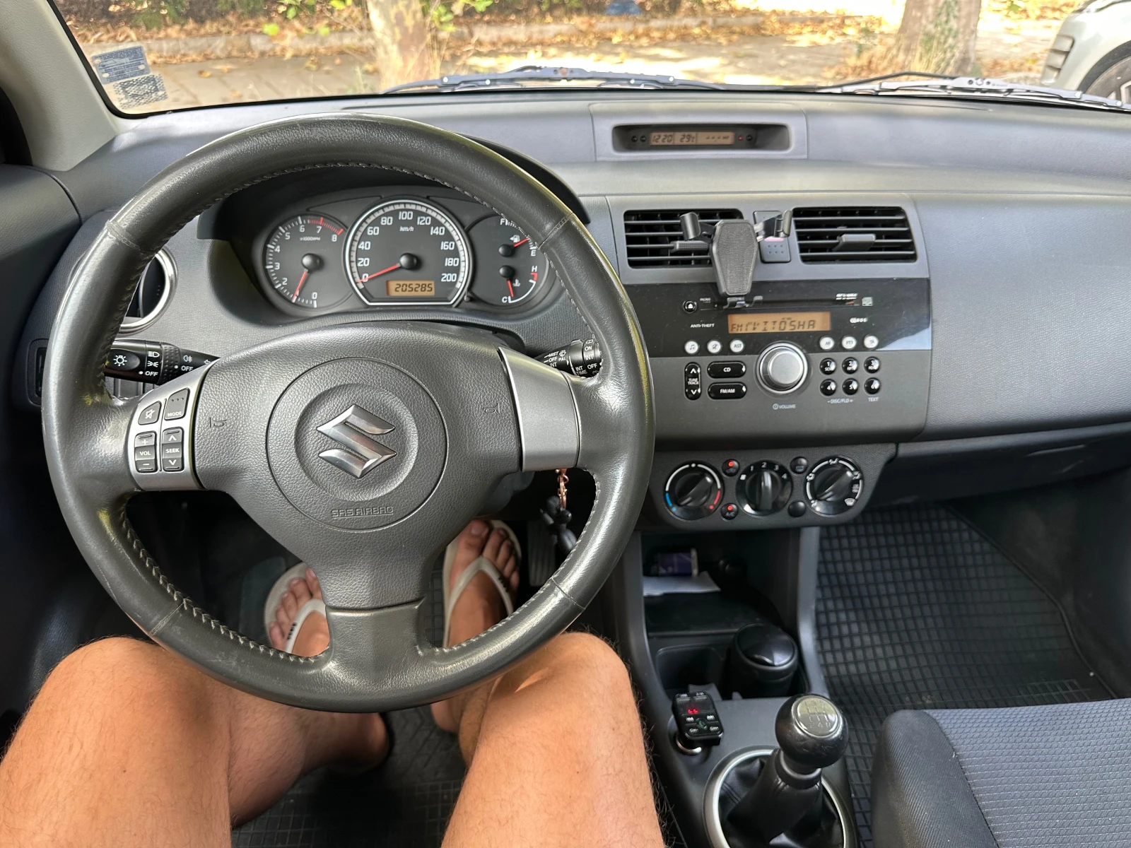 Suzuki Swift 1.3i - изображение 9