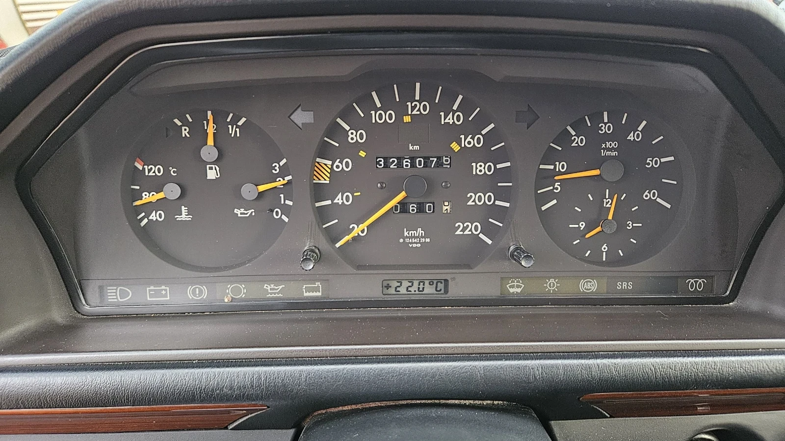 Mercedes-Benz 124 E 250..d | Mobile.bg — изображение 17