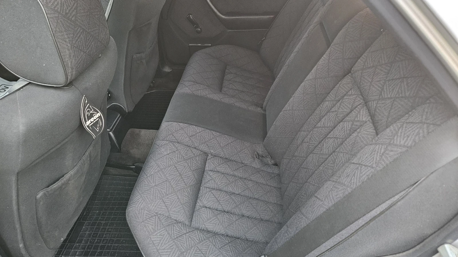 Mercedes-Benz 124 E 250..d - изображение 10