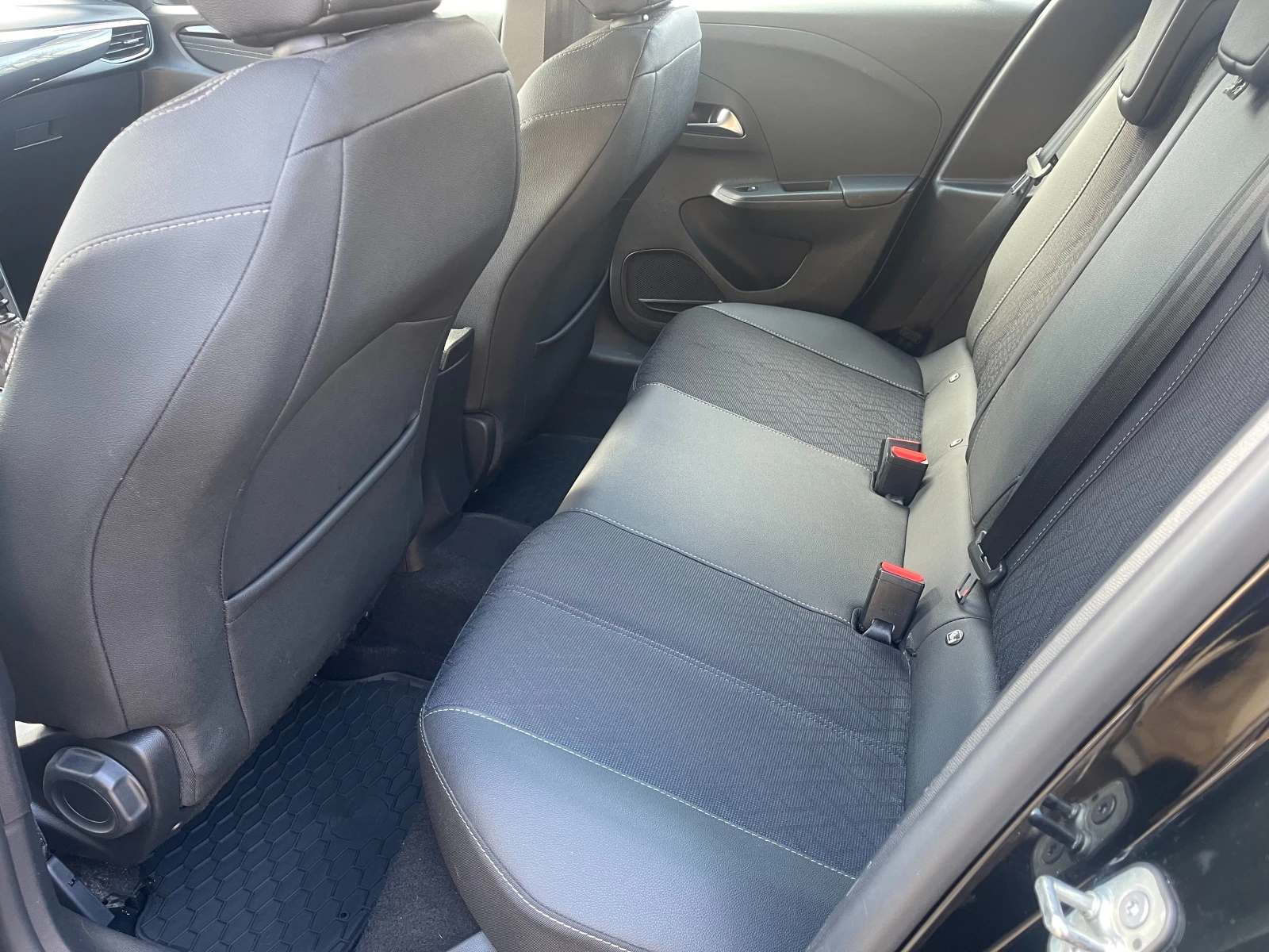 Opel Corsa 1.5 - изображение 9