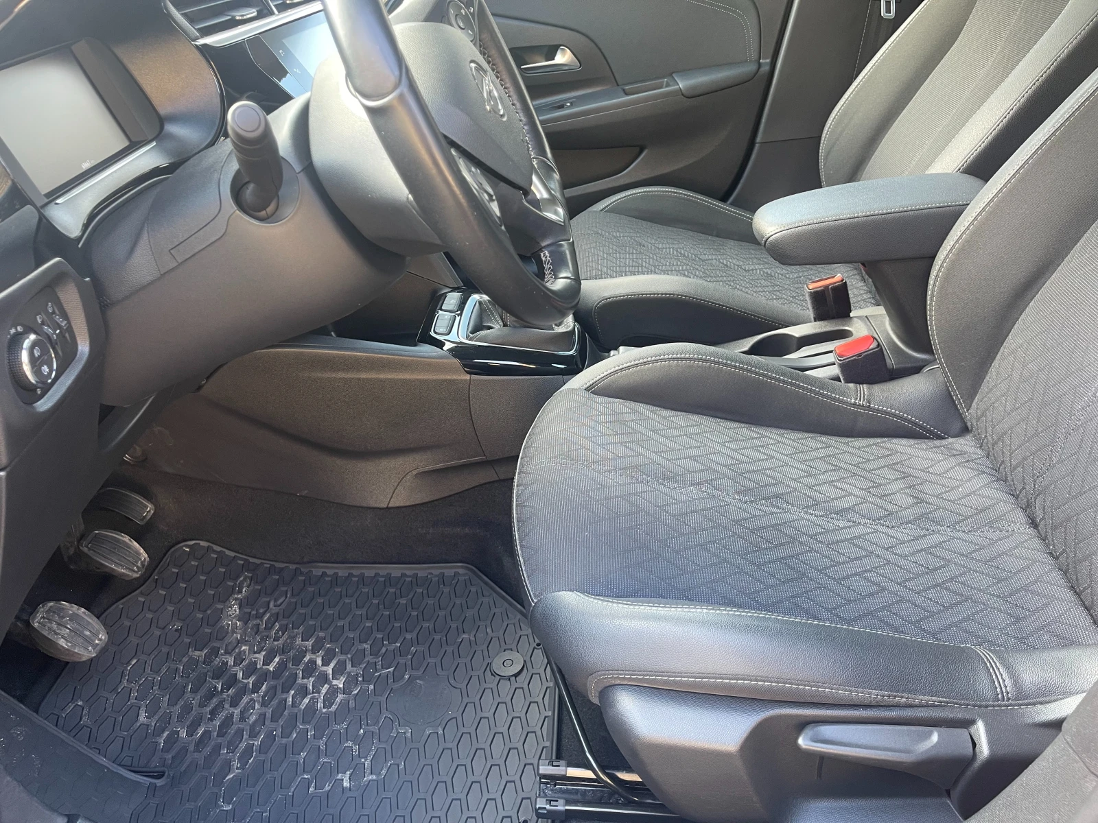 Opel Corsa 1.5 - изображение 10